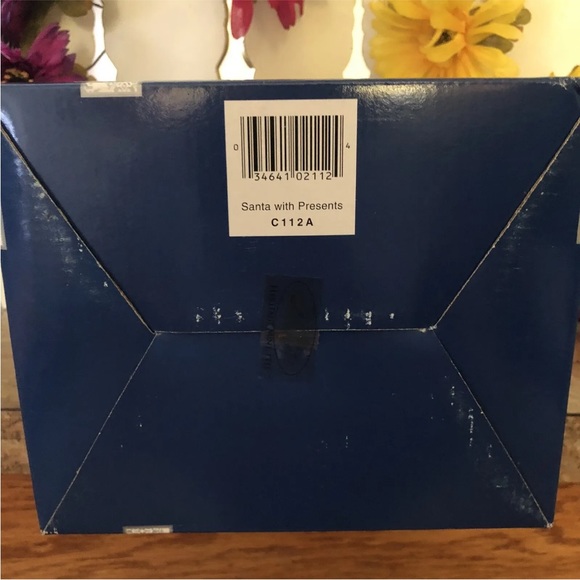 Vintage Heritage Mint, Holiday Ice Sculpture “Santa With Presents”. Unopened Box - Picture 5 of 9